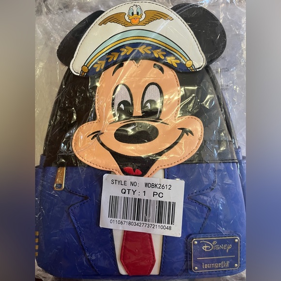 NWT D23 x Amazon Mickey Mouse One: Walt’s Plane - Pilot Mickey Backpack - Picture 5 of 16